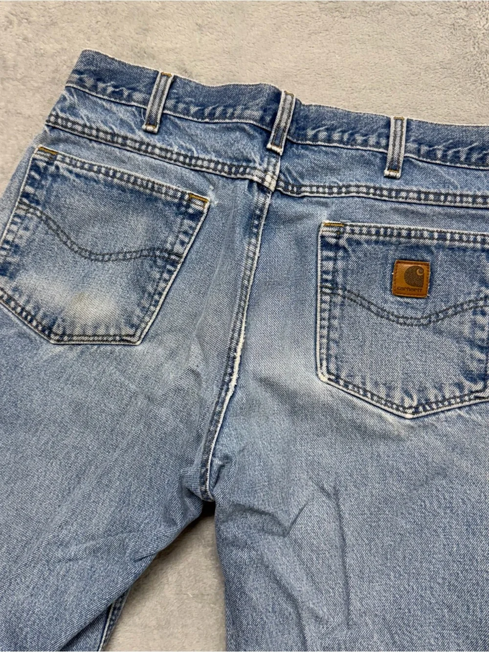 Vtg Carhartt Jeans Men 33x33 B160 D9T Relaxed Fit Distressed Denim Medium Wash